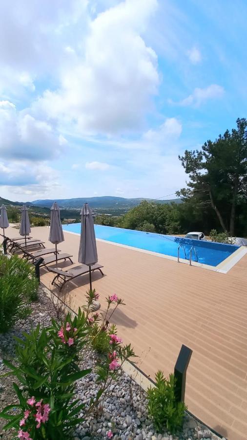 Cozy Apartments With Pool And Splendid Seaview Kavac Exterior photo